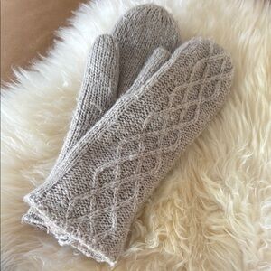 Cozy Knit Mittens